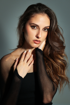 "SHE IS MODEL"